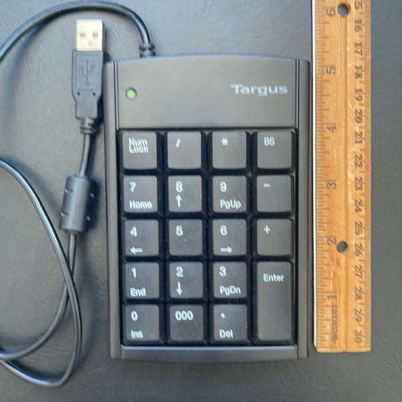 Targus Numeric Mini Keypad with USB Hub - Picture 3 of 3
